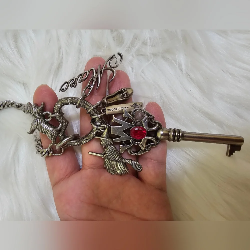 🧙MARC JACOBS X WIZARD OF OZ THE WICKED WITCH TOTE BAG+BAG CHARM - Picture 17 of 17